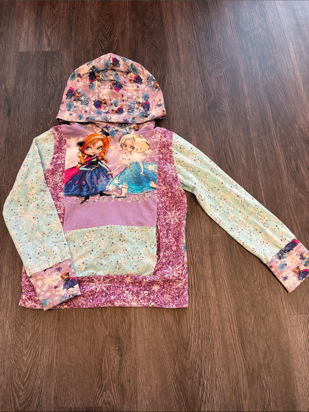 Handmade (6) Girls' Frozen-Themed Hoodie With Front Pouch